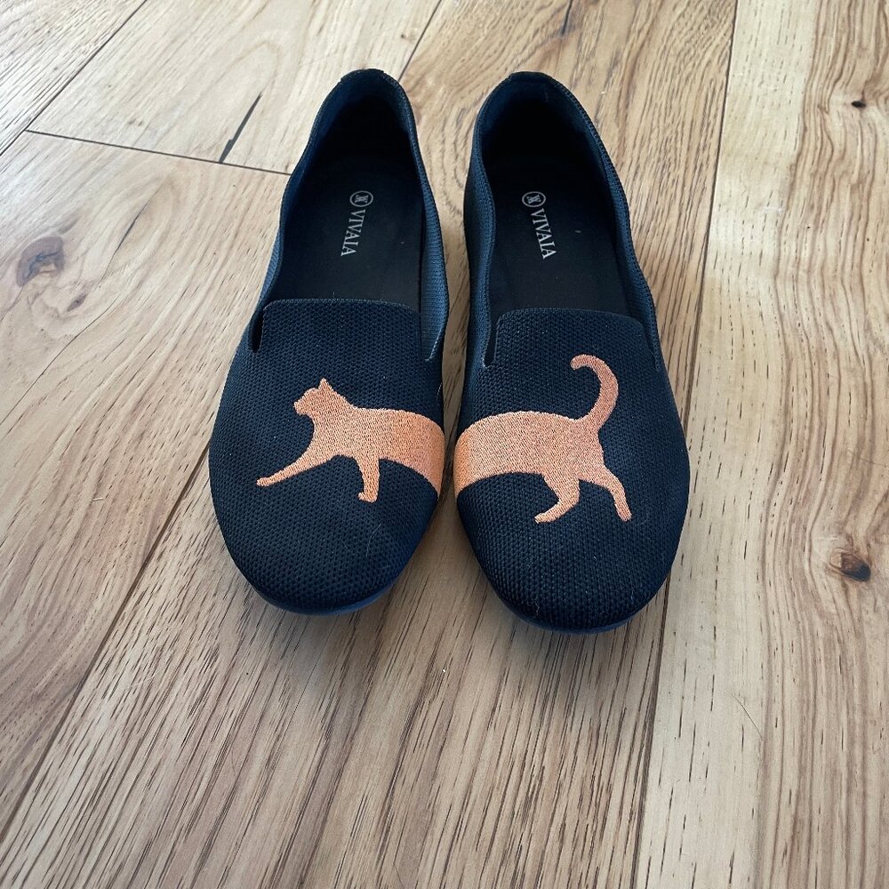 Round-Toe Embroidered Loafer (Audrey) with cat pattern